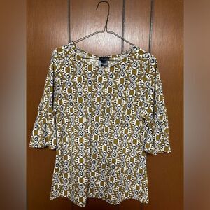 Ann Taylor Factory Size S Womens blouse Ruffle sleeves.